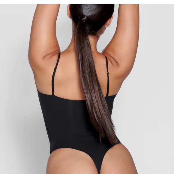 Skims FITS EVERYBODY
CAMI BODYSUIT - Picture 7 of 7
